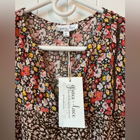 Grace and Lace floral top size XS NWT - Picture 2 of 5